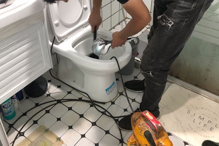 勐海马桶堵塞自己疏通还是找师傅？专业上门服务让你省时更省心